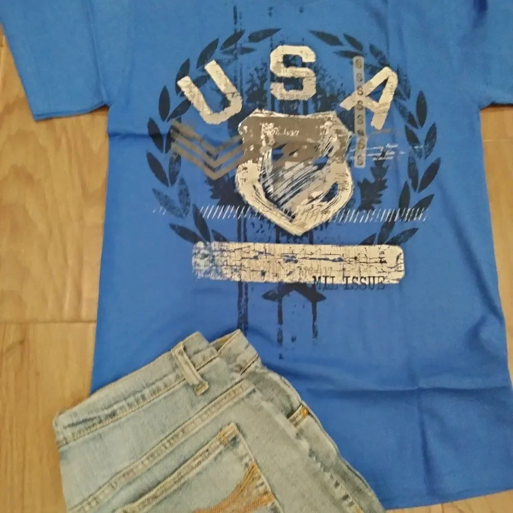 Gildan Unisex SMALL Royal Blue USA Shield Short Sleeve Crewneck T-shirt NEW